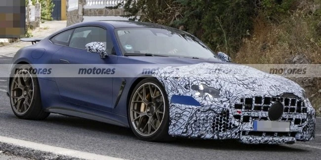 Новий Mercedes-AMG GT 63 Pro показали під час тестів